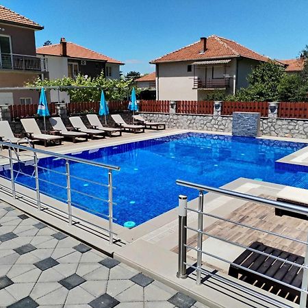 Villa Mimi Pestani Bagian luar foto