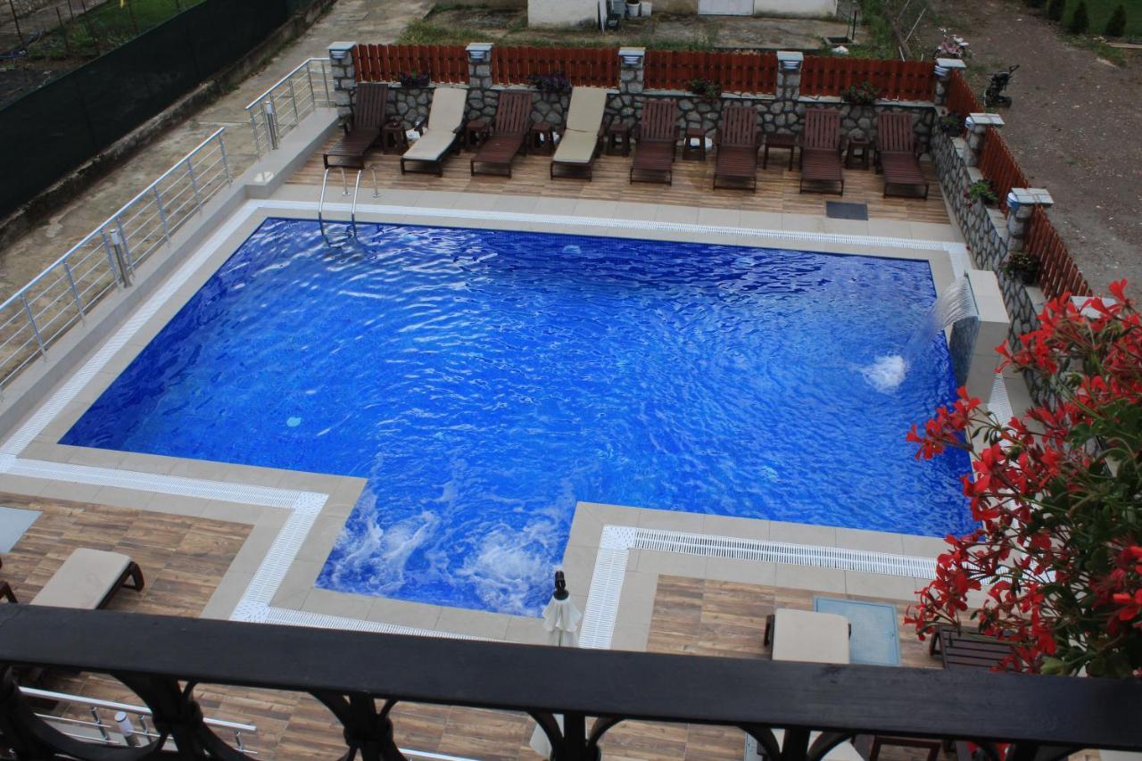 Villa Mimi Pestani Bagian luar foto