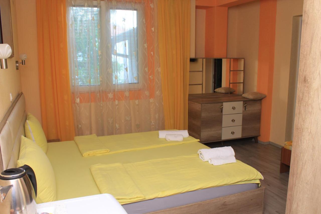 Villa Mimi Pestani Bagian luar foto
