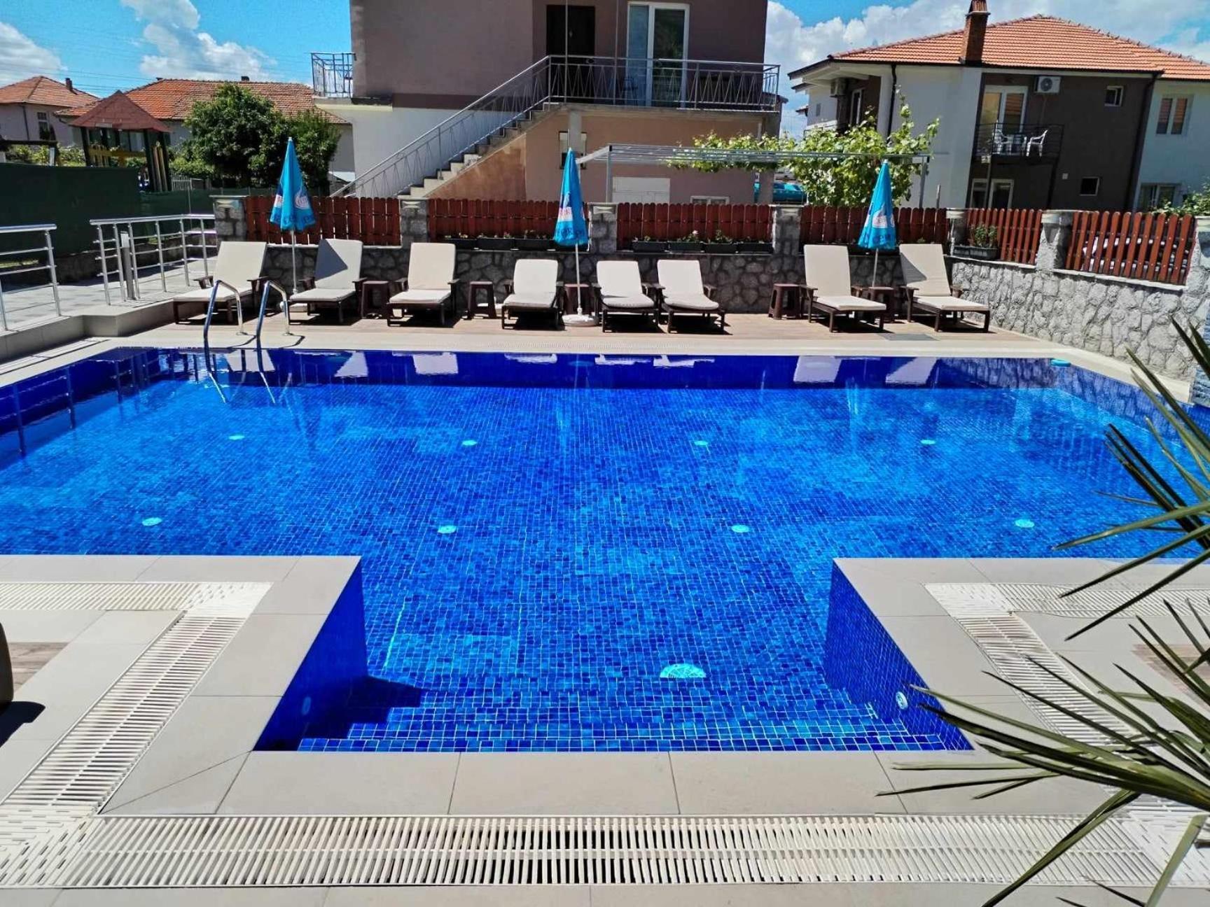 Villa Mimi Pestani Bagian luar foto