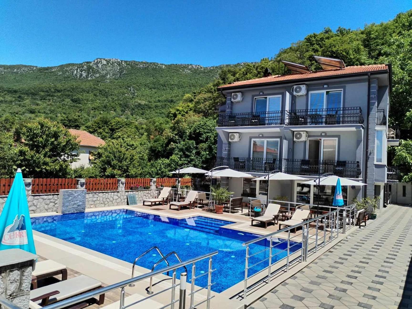 Villa Mimi Pestani Bagian luar foto