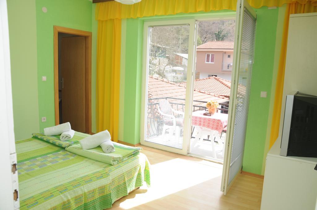 Villa Mimi Pestani Bagian luar foto