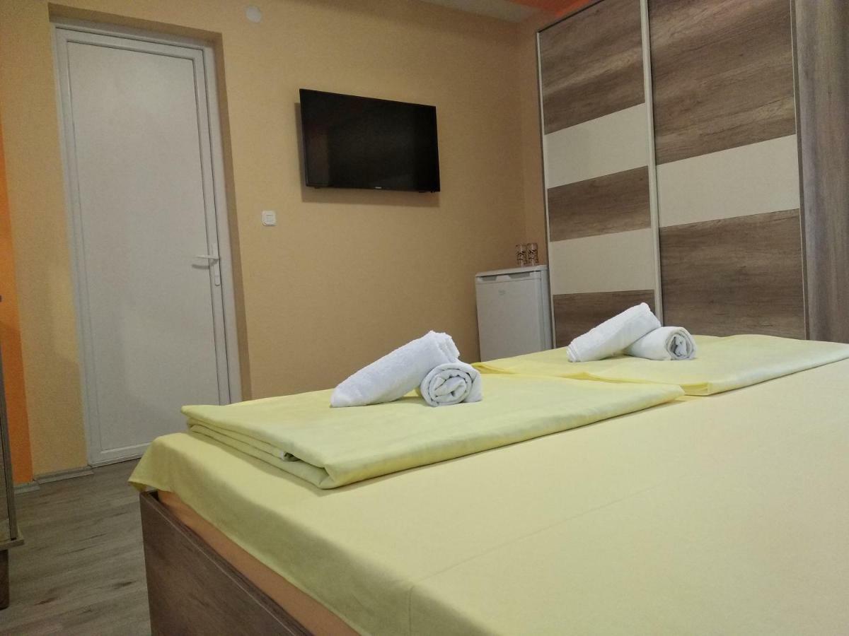 Villa Mimi Pestani Bagian luar foto
